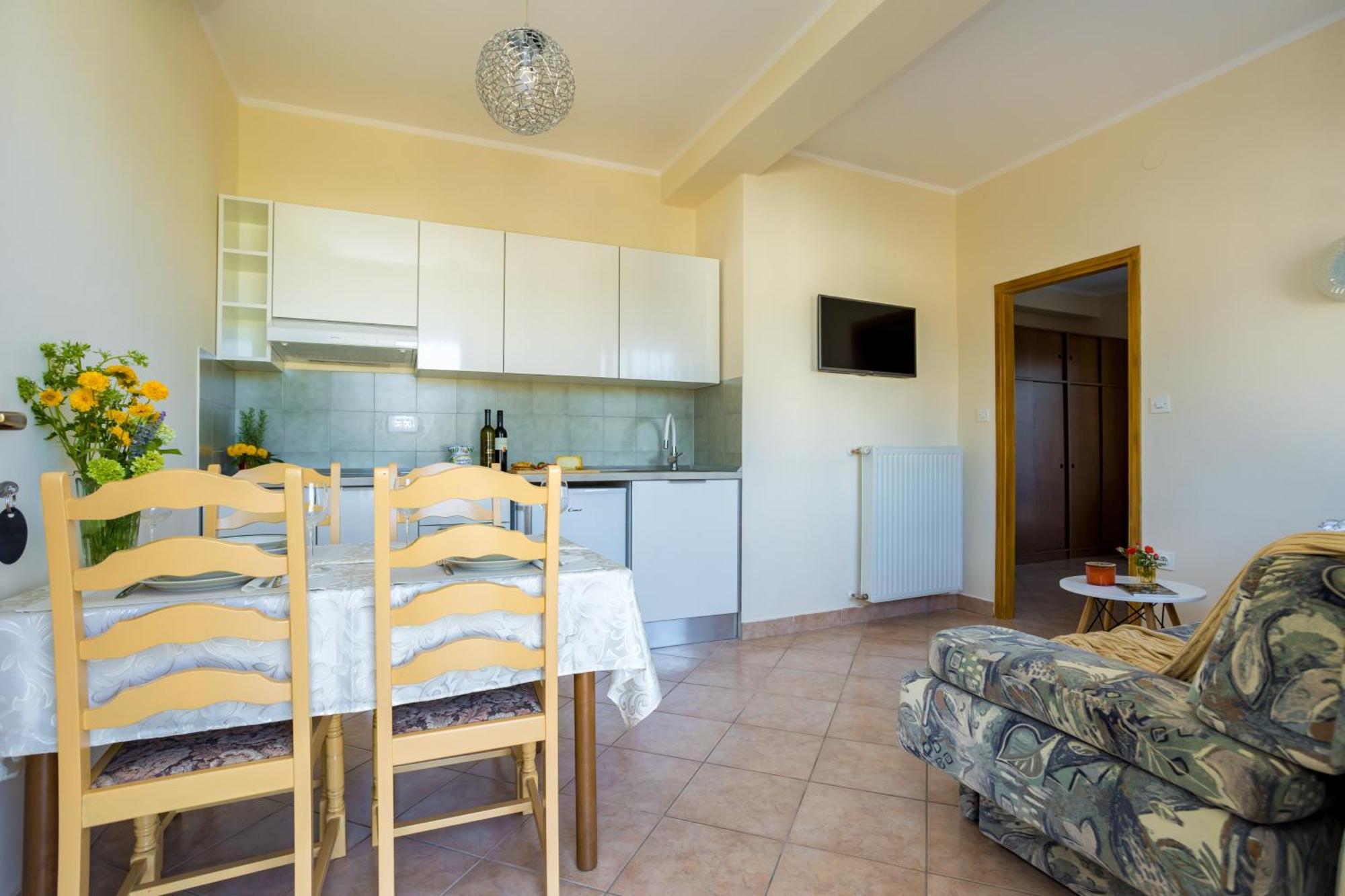 Apartments And Rooms Kod Keti Малинська Екстер'єр фото