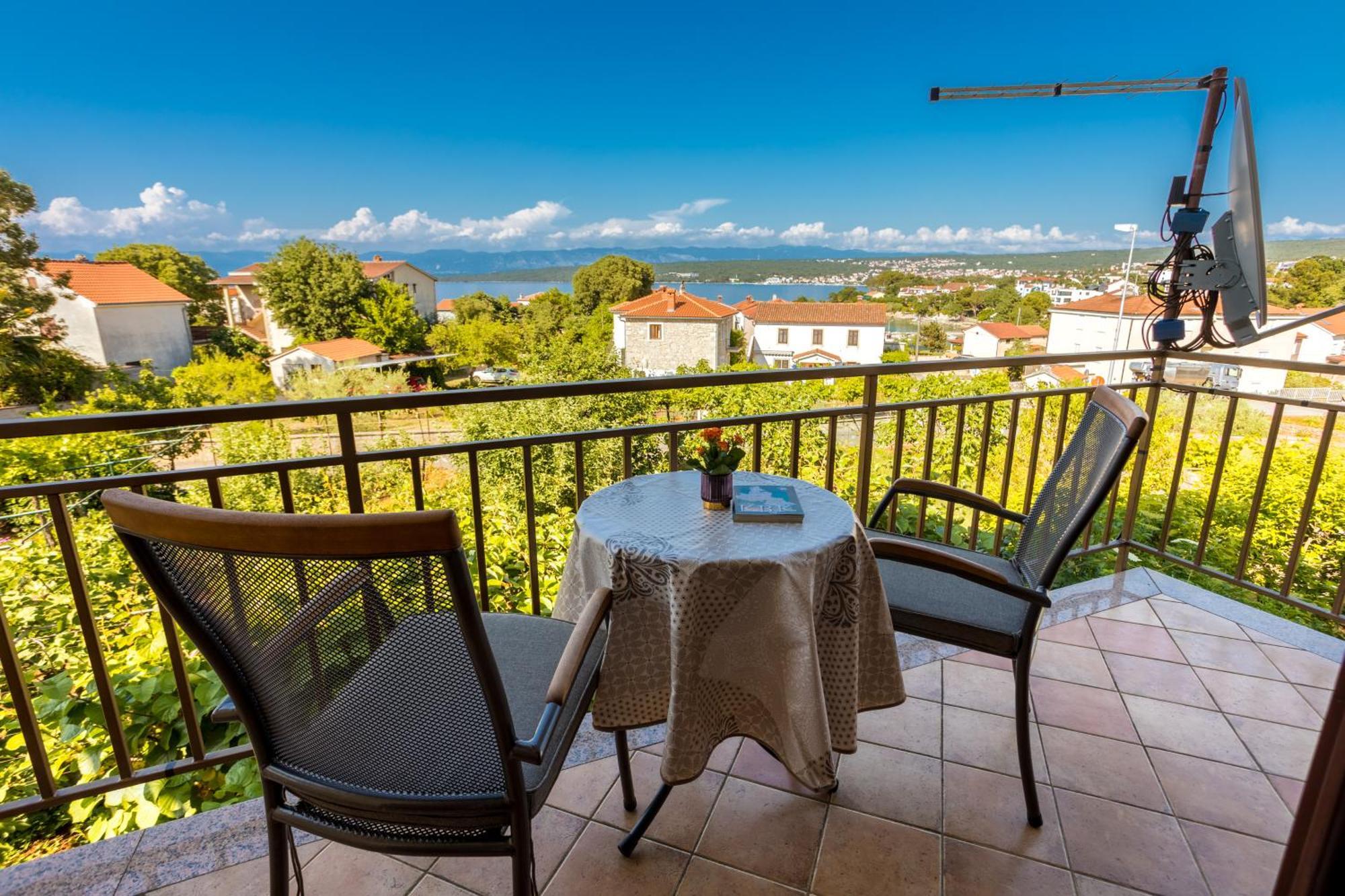Apartments And Rooms Kod Keti Малинська Екстер'єр фото