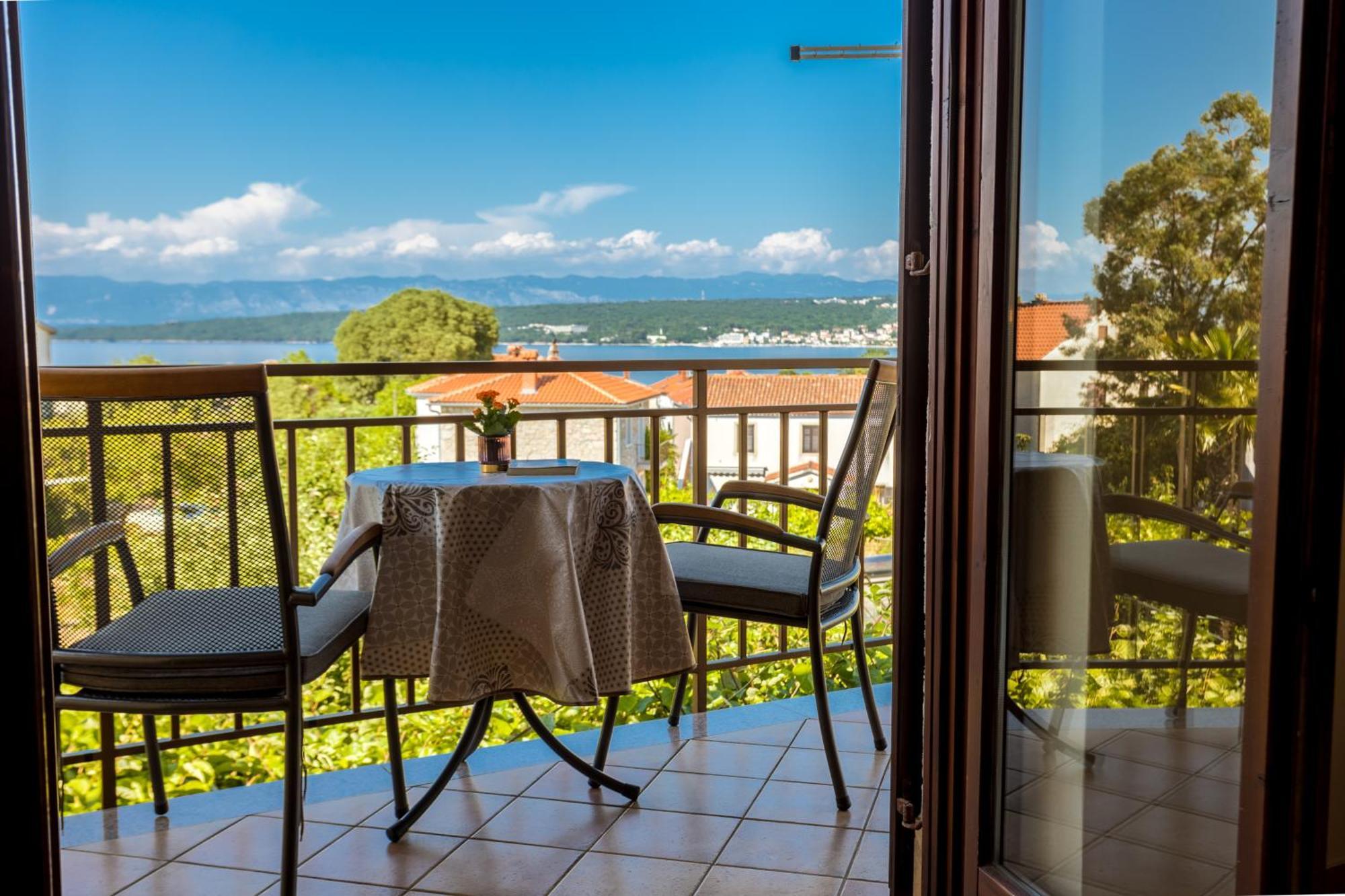 Apartments And Rooms Kod Keti Малинська Екстер'єр фото