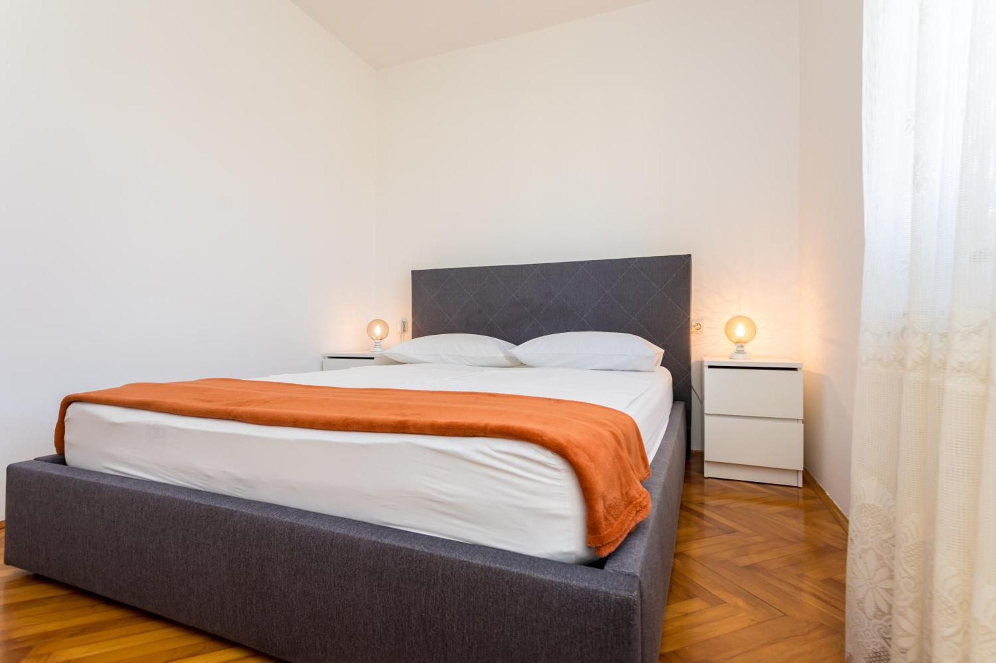 Apartments And Rooms Kod Keti Малинська Екстер'єр фото