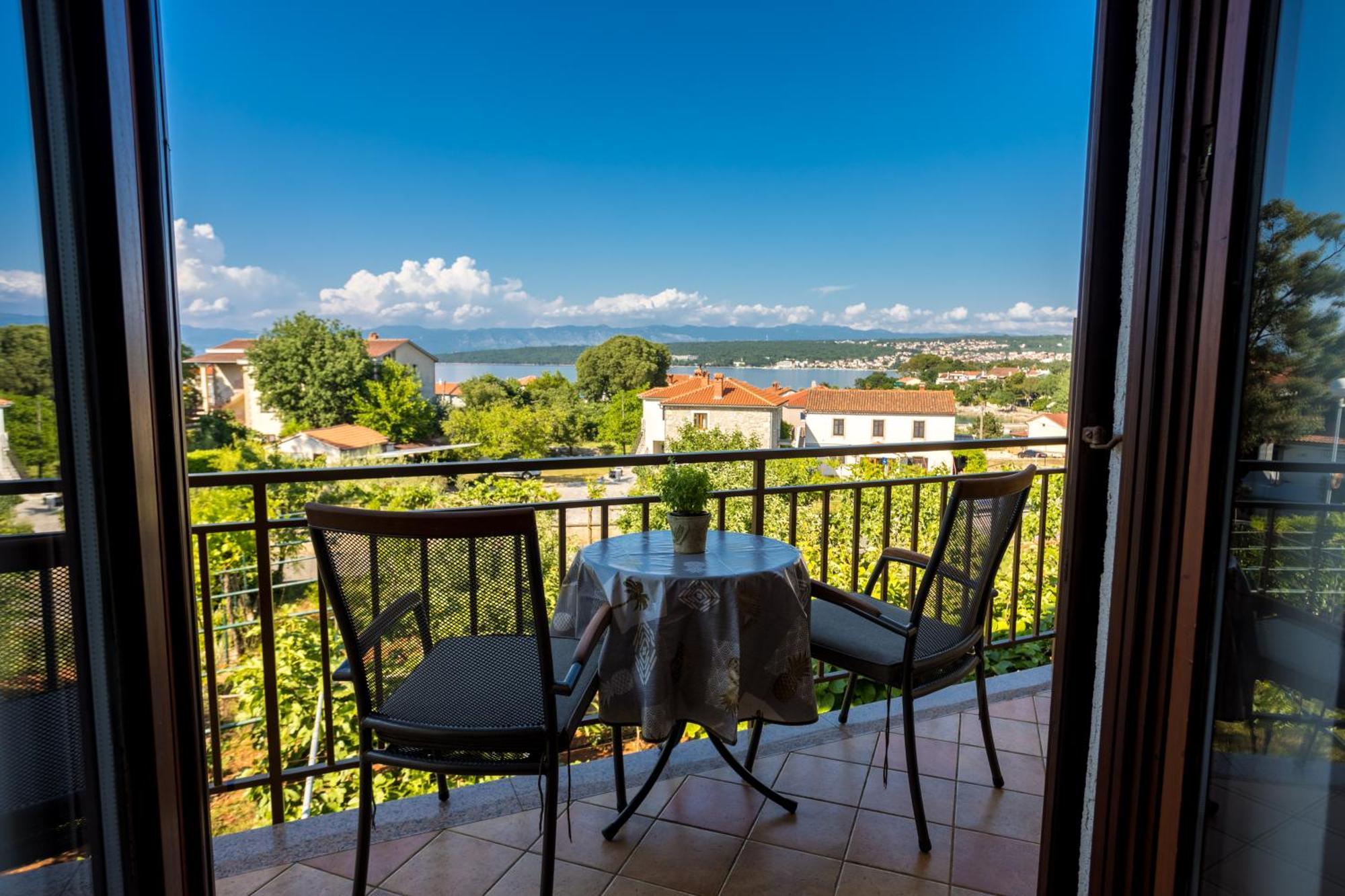 Apartments And Rooms Kod Keti Малинська Екстер'єр фото