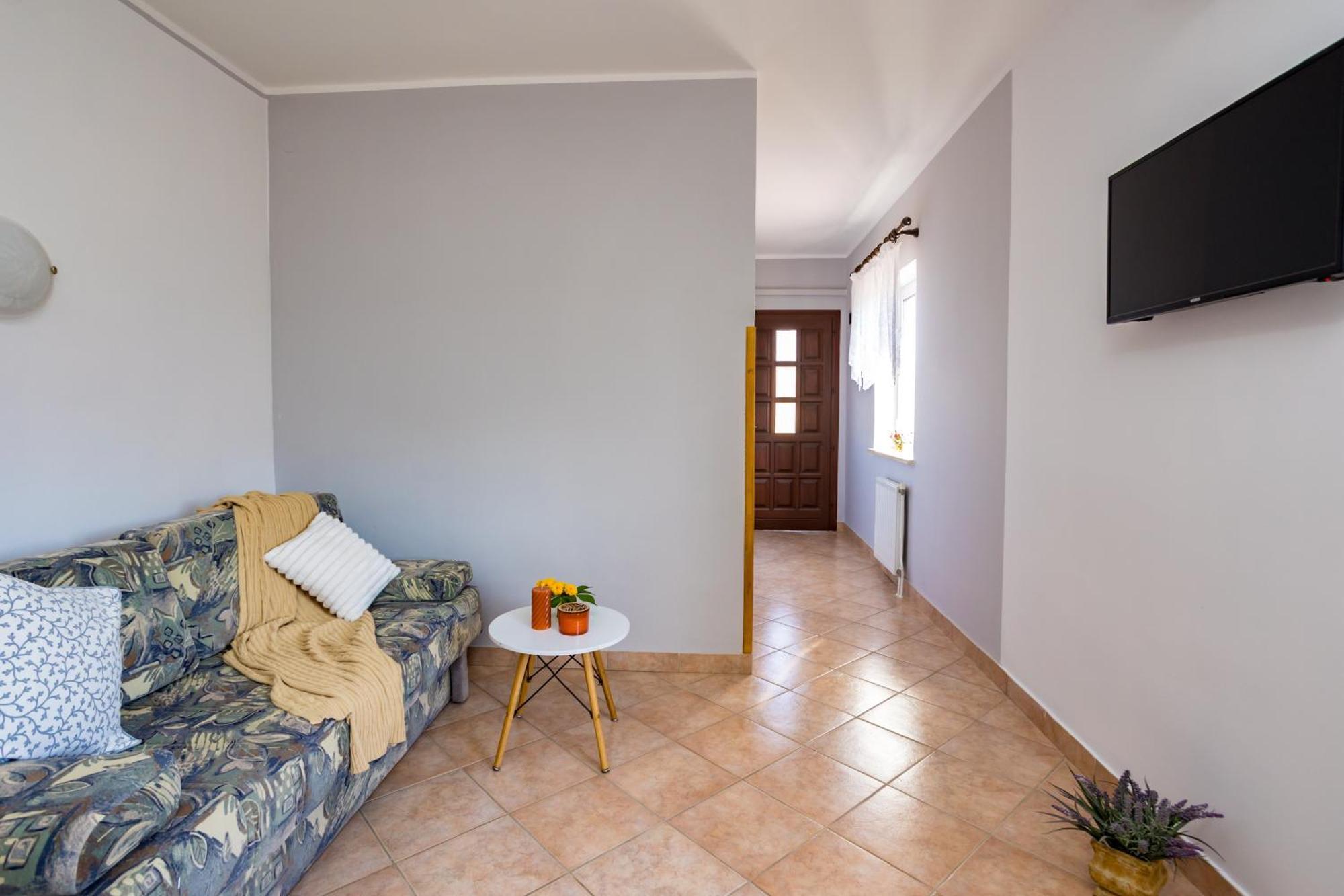Apartments And Rooms Kod Keti Малинська Екстер'єр фото